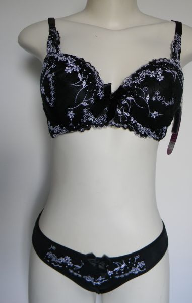 Conjunto Beijo Rubado.
